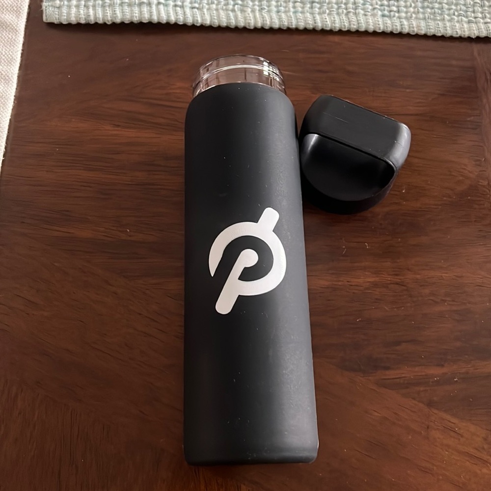 Pelotón Glass Water Bottle Black 16 oz Non-Slip